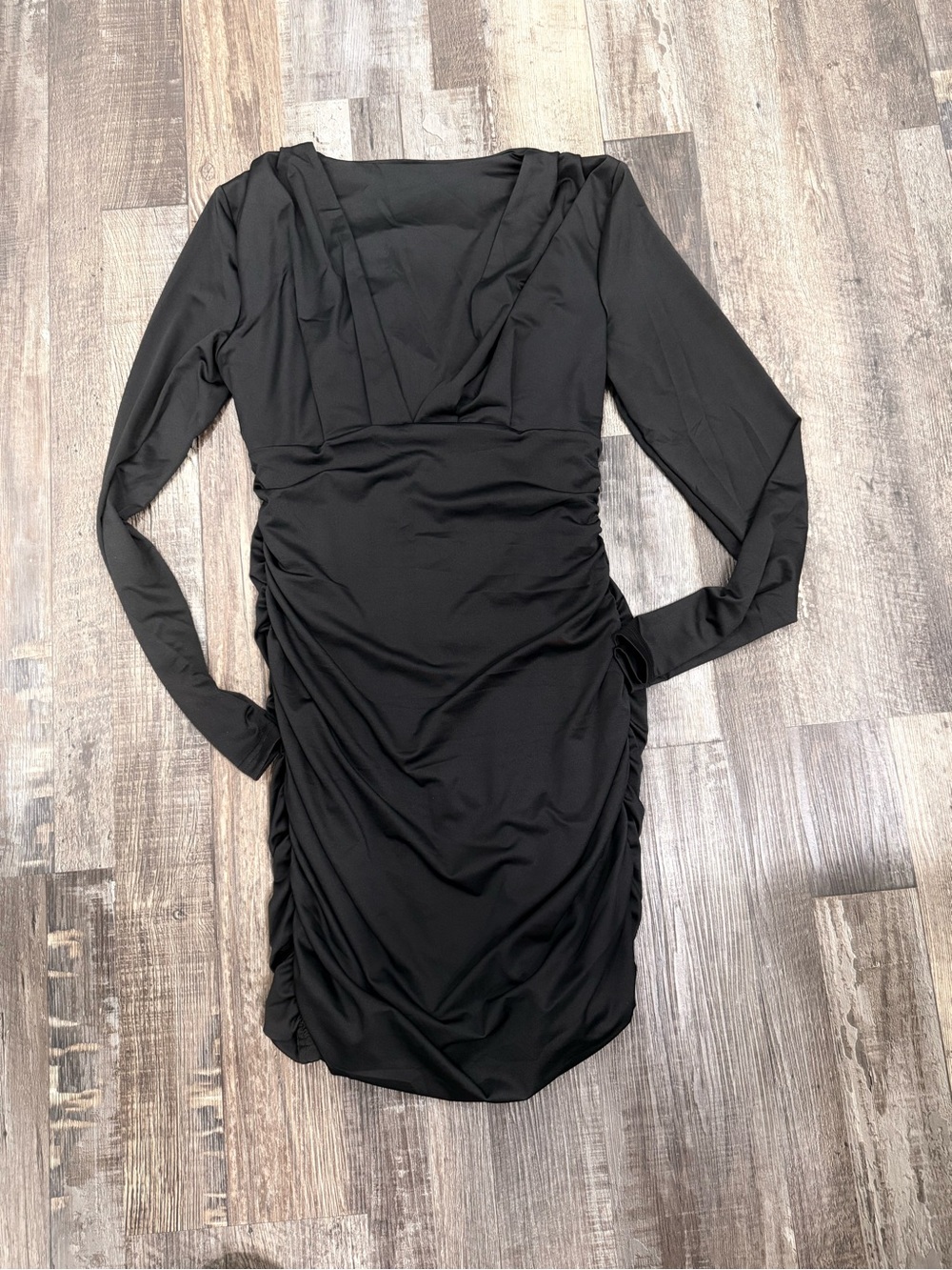 SHEIN Black Long-Sleeve V-Neck Ruched Bodycon Dress